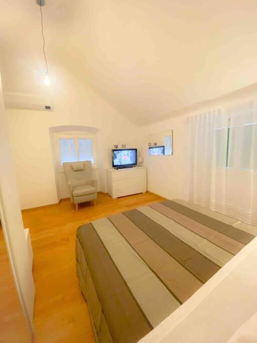 Apartment A&k
